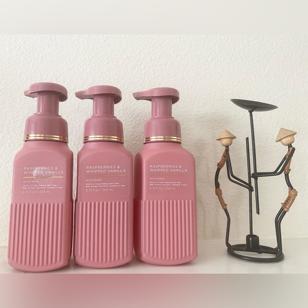 Bath & Body Works Raspberry & Whipped Vanilla Foaming Hand Soap.